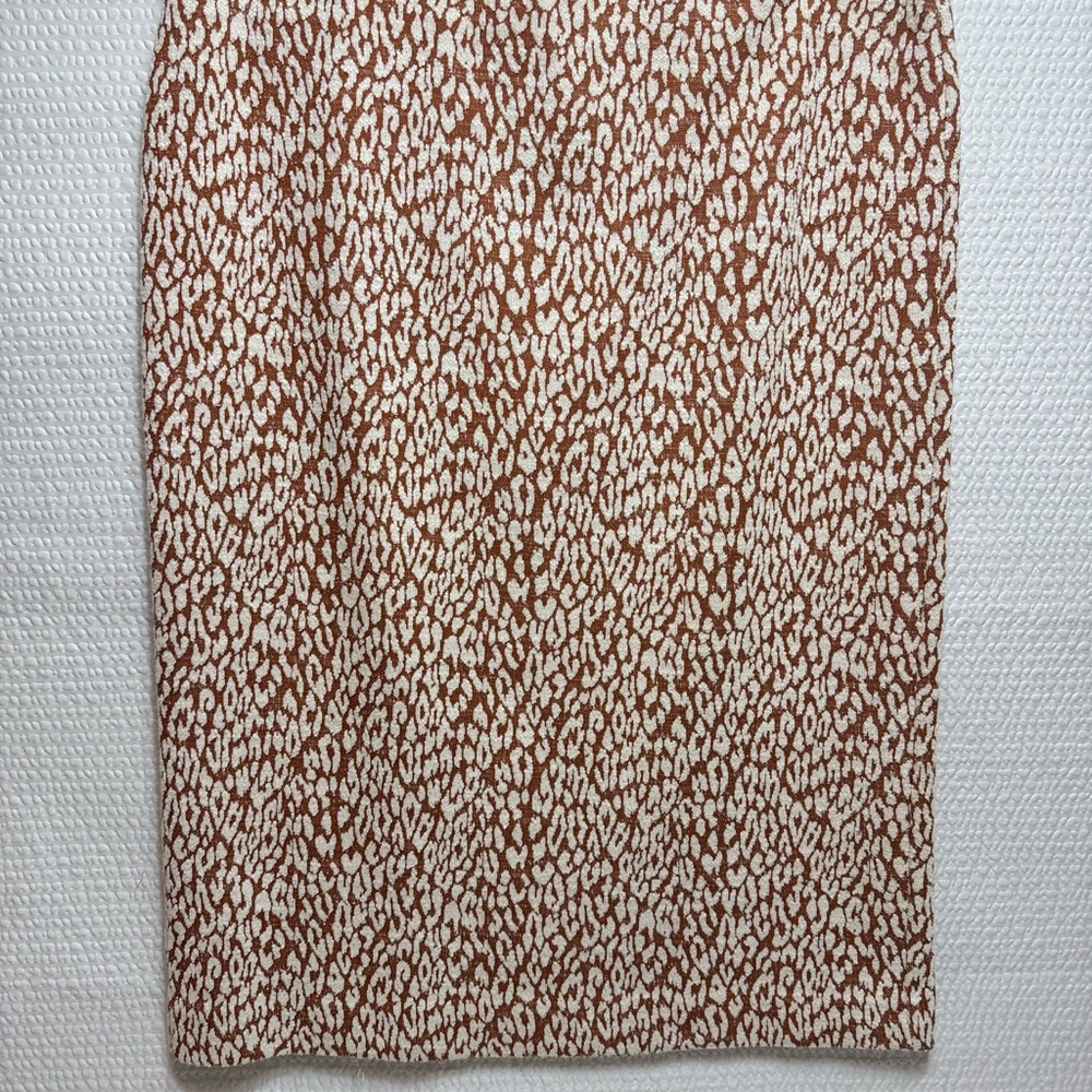 Elegant Brown and White Patterned Skirt